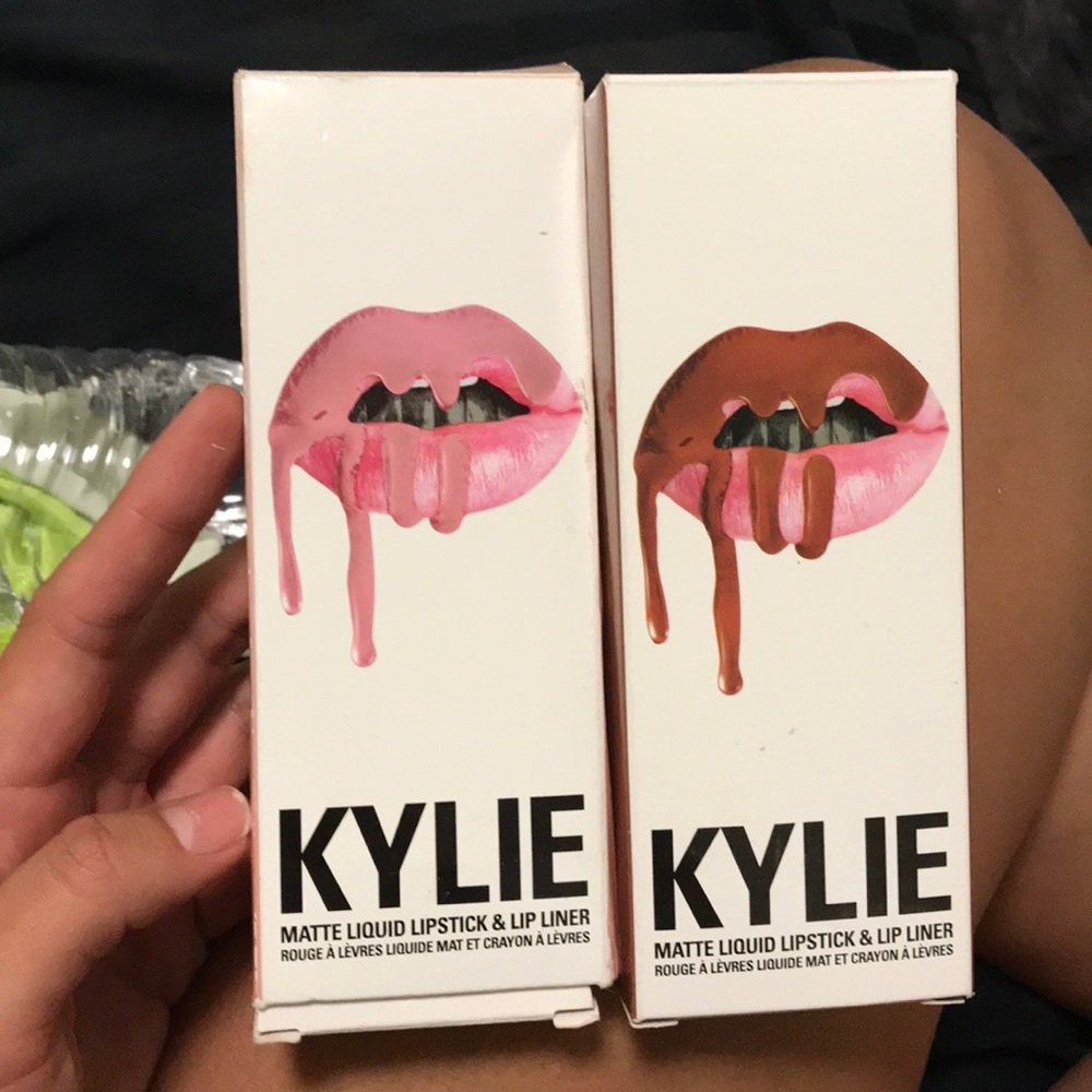 2 KYLIE LIP KITS